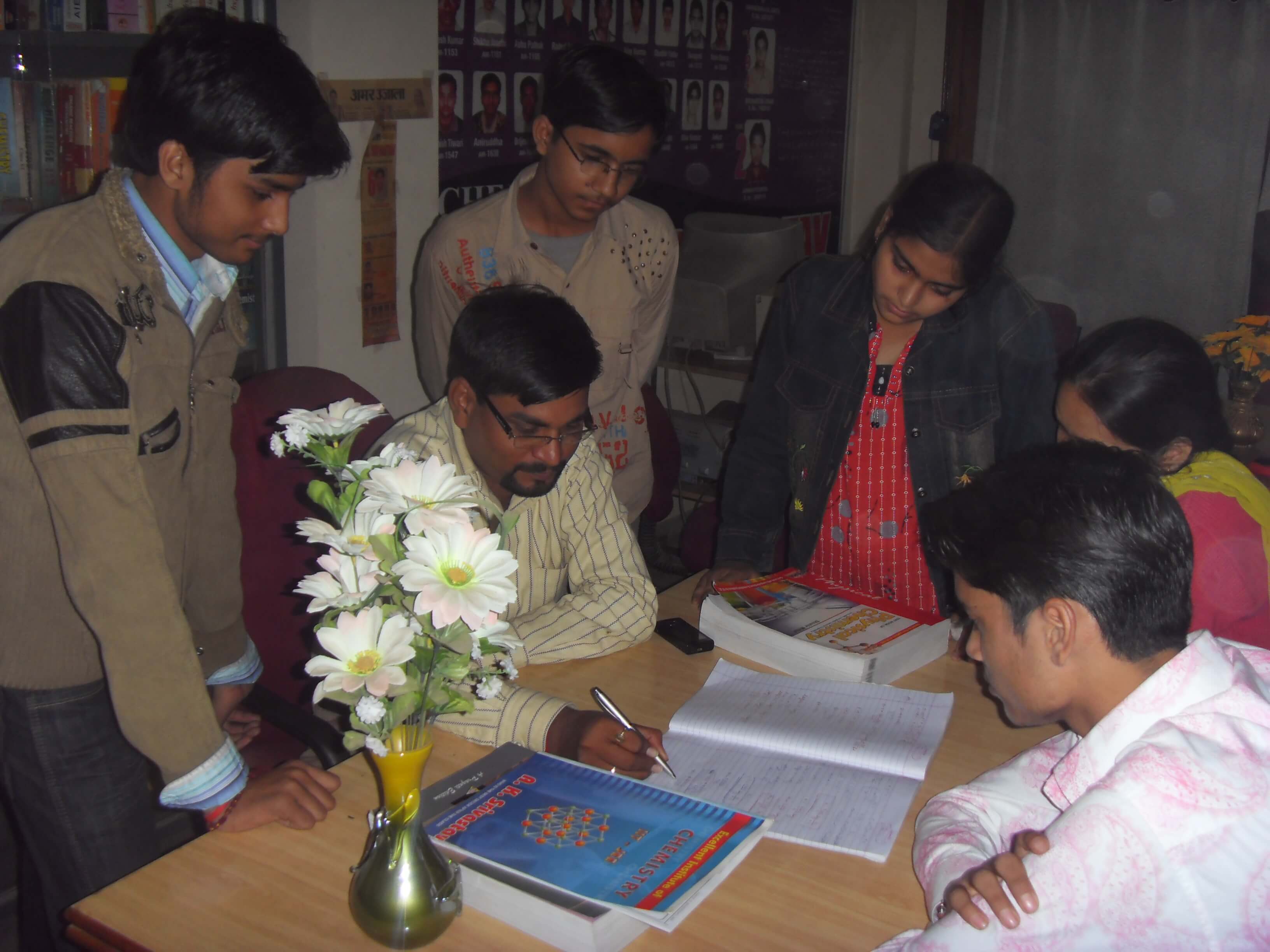 best iit coaching in kanpur